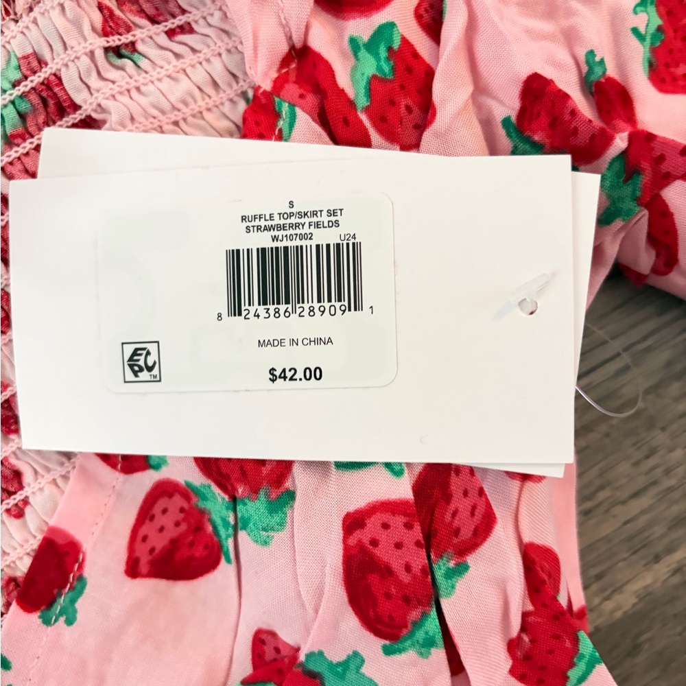 Luv Betsey by Betsey Johnson Strawberry Print Two Piece Set – Women’s Small NWT - Picture 6 of 6